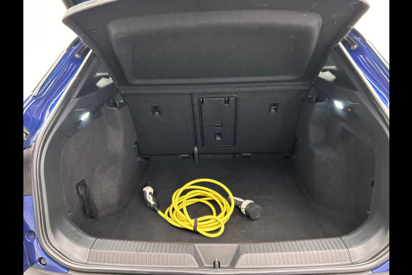 Volkswagen ID.4 Pro 77 kWh | Origineel Nederlands | SOH 93,57% | Carplay | Adaptive-cruise | Trekhaak | Navigatie | Camera |