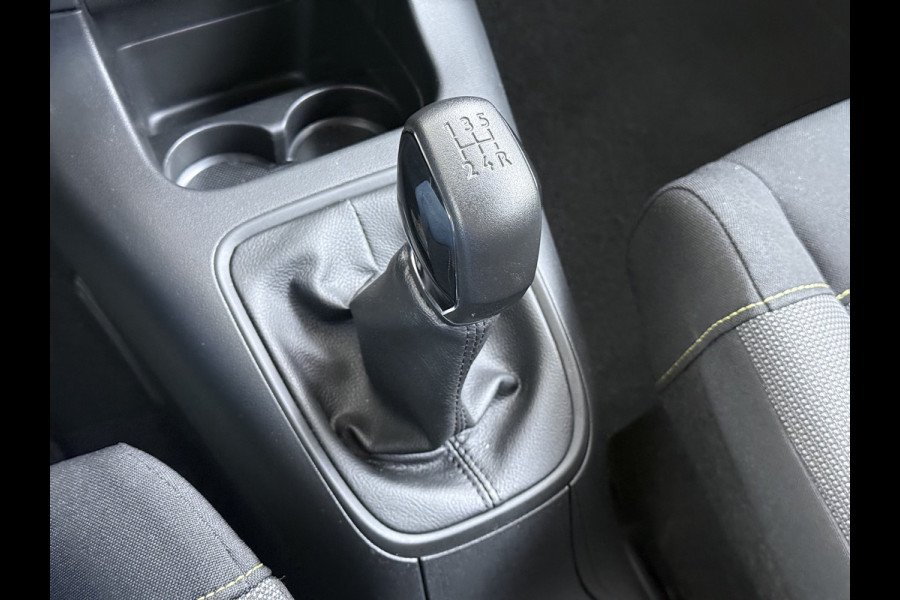 Citroën C3 1.2 Navi Apple Carplay Android MirrorLink PDC Connect LMv Ecc Cruise Elektr.Spiegels+Verwarmd SpoorAssist Regensensor Feel Tel.  Lane Assist S&S Tech Feel Distributie bij 89.194 km vervangen! Slechts 40 euro per maand wegenbelasting 4 Seizoens-banden Orig. Nederlandse auto EURO6 1e Eigenaar (lease)