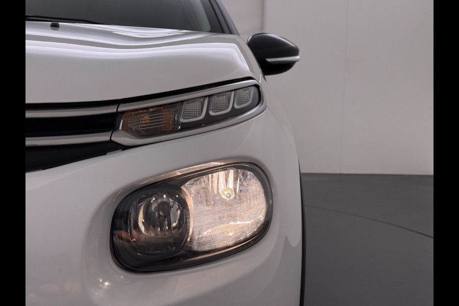 Citroën C3 1.2 Navi Apple Carplay Android MirrorLink PDC Connect LMv Ecc Cruise Elektr.Spiegels+Verwarmd SpoorAssist Regensensor Feel Tel.  Lane Assist S&S Tech Feel Distributie bij 89.194 km vervangen! Slechts 40 euro per maand wegenbelasting 4 Seizoens-banden Orig. Nederlandse auto EURO6 1e Eigenaar (lease)
