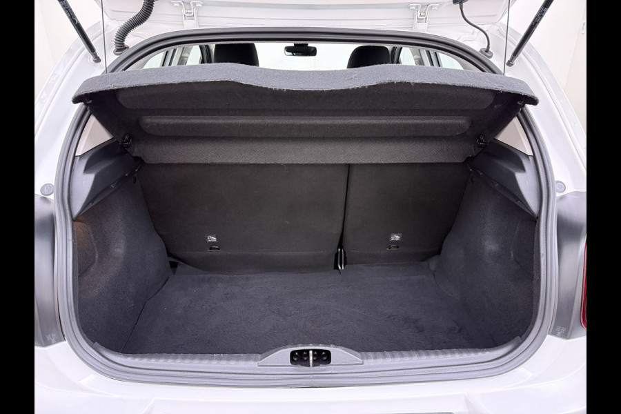 Citroën C3 1.2 Navi Apple Carplay Android MirrorLink PDC Connect LMv Ecc Cruise Elektr.Spiegels+Verwarmd SpoorAssist Regensensor Feel Tel.  Lane Assist S&S Tech Feel Distributie bij 89.194 km vervangen! Slechts 40 euro per maand wegenbelasting 4 Seizoens-banden Orig. Nederlandse auto EURO6 1e Eigenaar (lease)