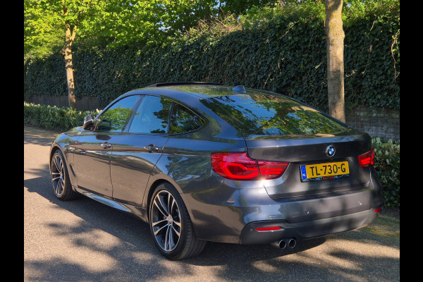 BMW 3-serie Gran Turismo GT M Sport OPTIES Panorama CarPlay Adaptieve Cruise Elek. Trekhaak Camera 2e Eigenaar 320i High Executive