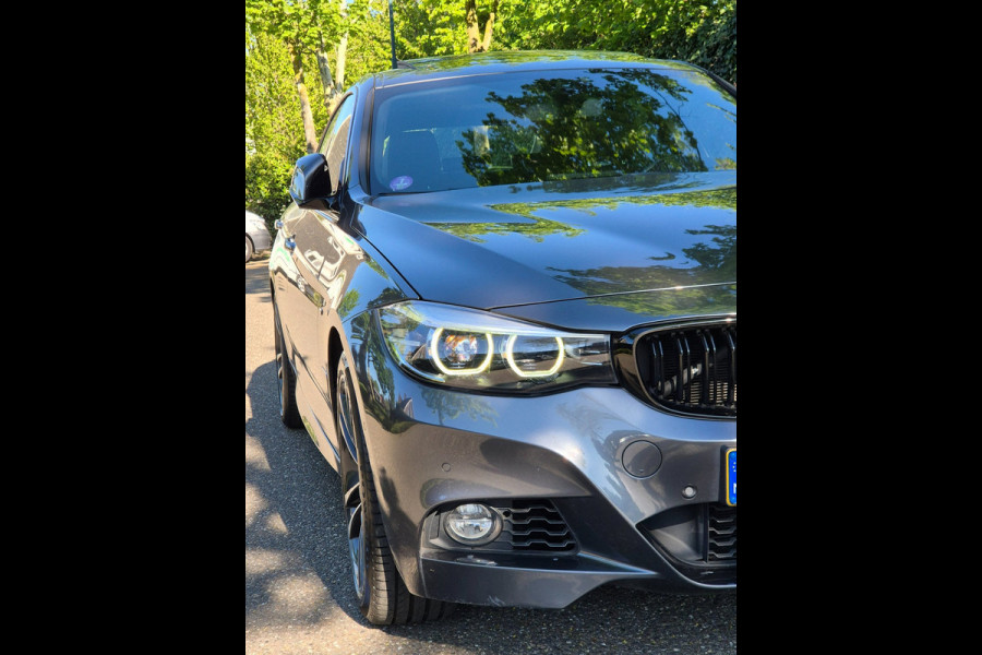 BMW 3-serie Gran Turismo GT M Sport OPTIES Panorama CarPlay Adaptieve Cruise Elek. Trekhaak Camera 2e Eigenaar 320i High Executive