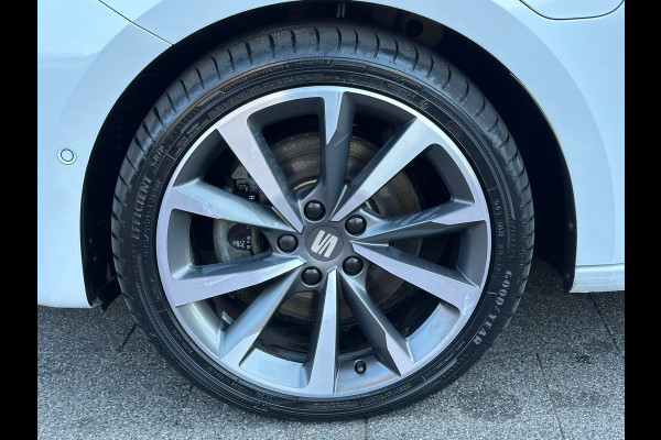 Seat Leon 1.4 TSI eHybrid PHEV FR Virtual Pano Sfeerverlichting