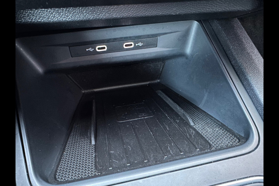 Seat Leon 1.4 TSI eHybrid PHEV FR Virtual Pano Sfeerverlichting