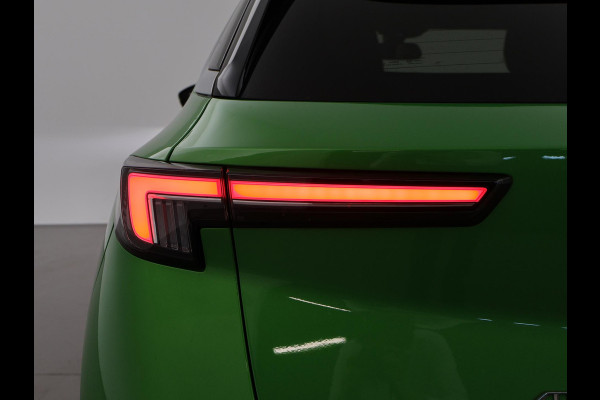 Opel Mokka-e ULTIMATE 50 KWH TWO TONE 94% SOH + LEDER/ALCANTARA | STOEL/STUURVERW. | 18 INCH | MATCHA GREEN