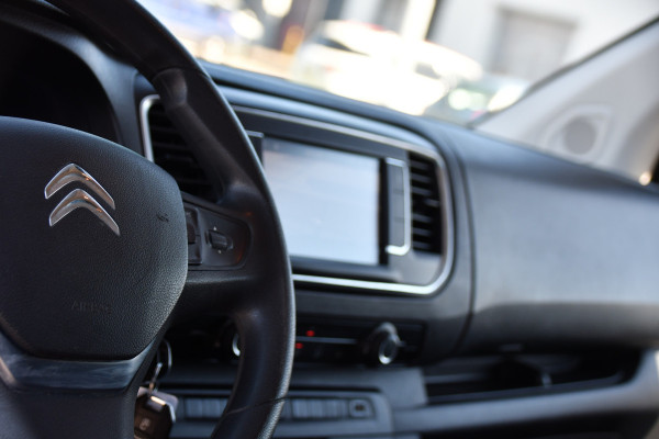 Citroën Jumpy 2.0 BlueHDI 145 L3 Black Edition 360 Camera, Cruise, Carplay , Stoelverwarming, 145pk, Trekhaak,  6 Zits, Multimedia, Uniek!