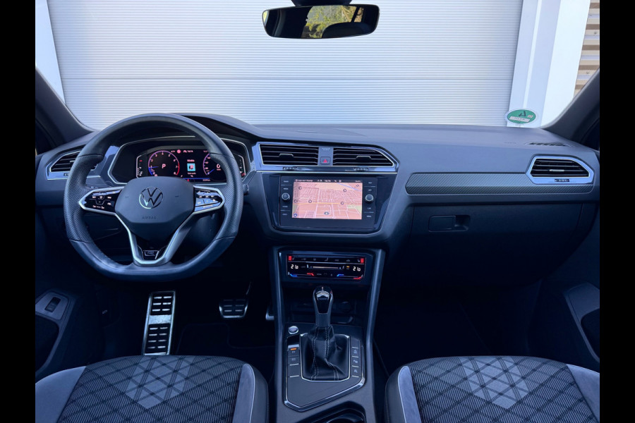Volkswagen Tiguan 1.5 TSI R-Line Pano/Trekhaak/360/Sfeer