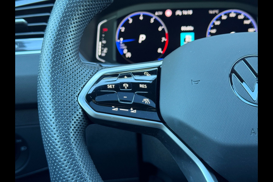 Volkswagen Tiguan 1.5 TSI R-Line Pano/Trekhaak/360/Sfeer