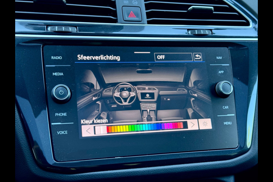 Volkswagen Tiguan 1.5 TSI R-Line Pano/Trekhaak/360/Sfeer