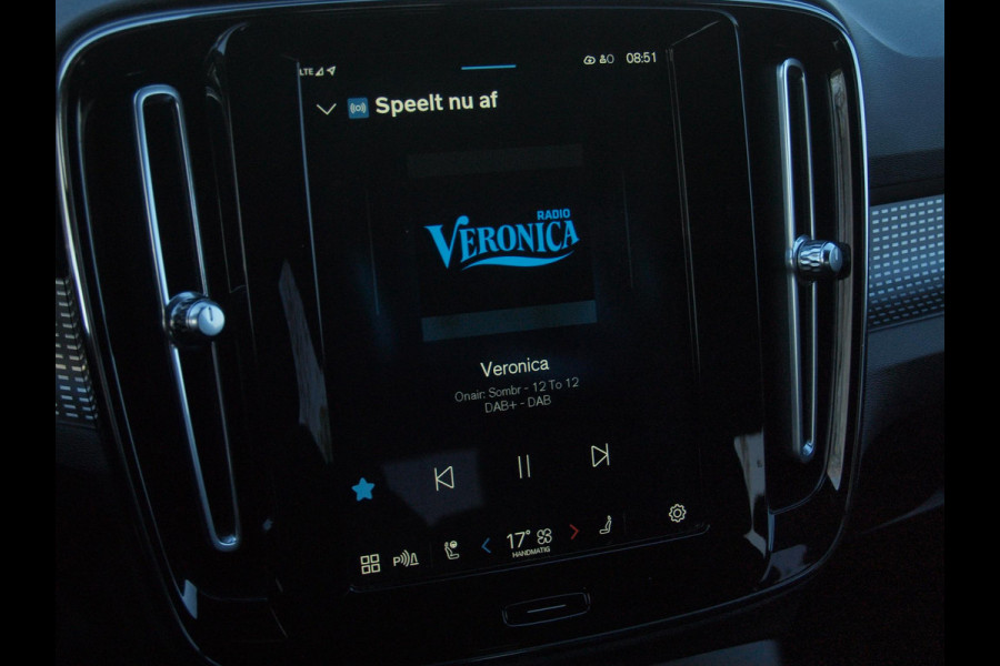 Volvo XC40 Recharge P8 AWD R-Design | SOH 95% | Apple Carplay | Parkeersensoren | Stoel-/Stuurverwarming | Cruise Control | NL-Auto |