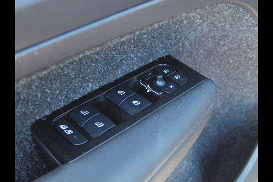 Volvo XC40 Recharge P8 AWD R-Design | SOH 95% | Apple Carplay | Parkeersensoren | Stoel-/Stuurverwarming | Cruise Control | NL-Auto |