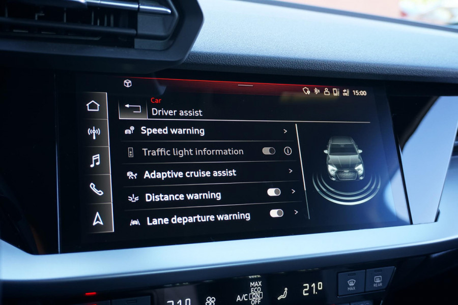 Audi A3 Limousine 30 TFSI Business edition + STOELVERWARMING / KEYLESS