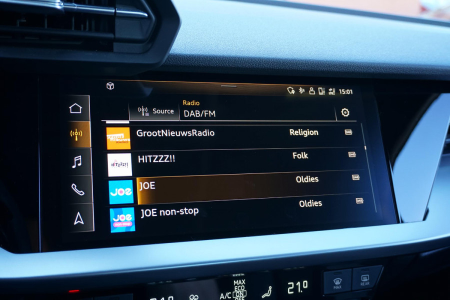 Audi A3 Limousine 30 TFSI Business edition + STOELVERWARMING / KEYLESS