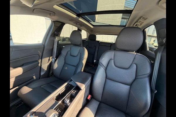 Volvo XC60 2.0 T8 Plug-in hybrid AWD Plus Dark (335kW/455PK) LUCHTV, PANO, ACC, HuD, 21-inch LMV ** Ex VOLVO - 26k Onder NP ** ** INFORMEER OOK NAAR ONZE AANTREKKELIJKE FINANCIAL-LEASE TARIEVEN **