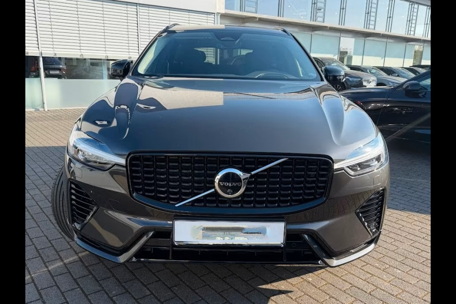 Volvo XC60 2.0 T8 Plug-in hybrid AWD Plus Dark (335kW/455PK) LUCHTV, PANO, ACC, HuD, 21-inch LMV ** Ex VOLVO - 26k Onder NP ** ** INFORMEER OOK NAAR ONZE AANTREKKELIJKE FINANCIAL-LEASE TARIEVEN **