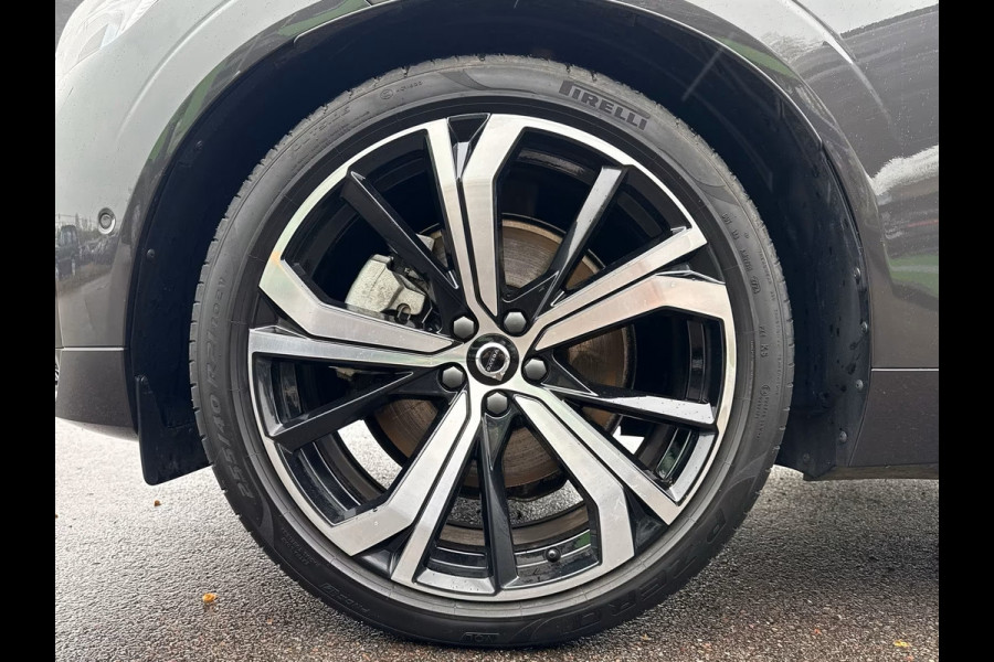 Volvo XC60 2.0 T8 Plug-in hybrid AWD Plus Dark (335kW/455PK) LUCHTV, PANO, ACC, HuD, 21-inch LMV ** Ex VOLVO - 26k Onder NP ** ** INFORMEER OOK NAAR ONZE AANTREKKELIJKE FINANCIAL-LEASE TARIEVEN **