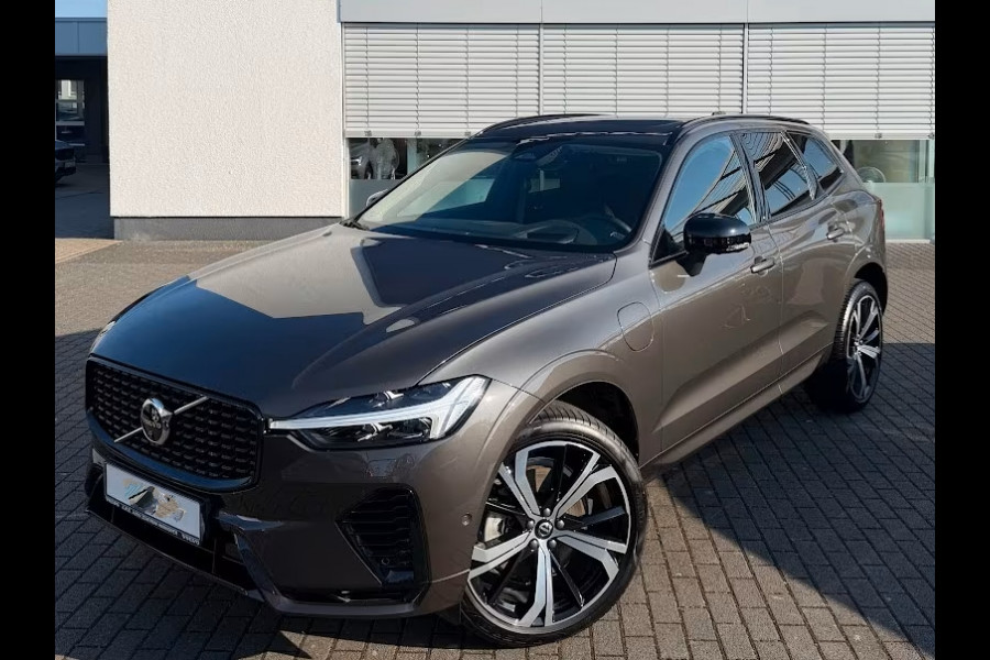 Volvo XC60 2.0 T8 Plug-in hybrid AWD Plus Dark (335kW/455PK) LUCHTV, PANO, ACC, HuD, 21-inch LMV ** Ex VOLVO - 26k Onder NP ** ** INFORMEER OOK NAAR ONZE AANTREKKELIJKE FINANCIAL-LEASE TARIEVEN **