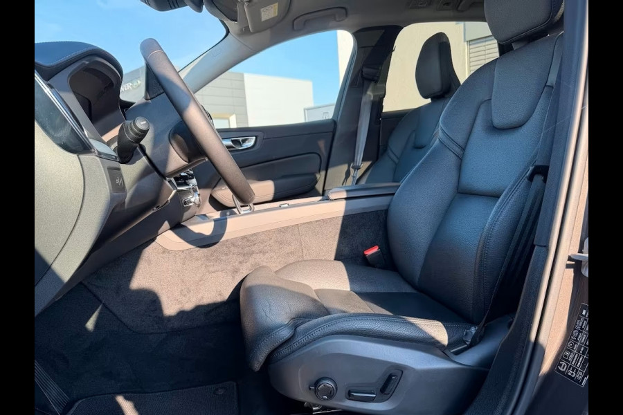 Volvo XC60 2.0 T8 Plug-in hybrid AWD Plus Dark (335kW/455PK) LUCHTV, PANO, ACC, HuD, 21-inch LMV ** Ex VOLVO - 26k Onder NP ** ** INFORMEER OOK NAAR ONZE AANTREKKELIJKE FINANCIAL-LEASE TARIEVEN **
