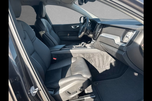 Volvo XC60 2.0 T8 Plug-in hybrid AWD Plus Dark (335kW/455PK) LUCHTV, PANO, ACC, HuD, 21-inch LMV ** Ex VOLVO - 26k Onder NP ** ** INFORMEER OOK NAAR ONZE AANTREKKELIJKE FINANCIAL-LEASE TARIEVEN **