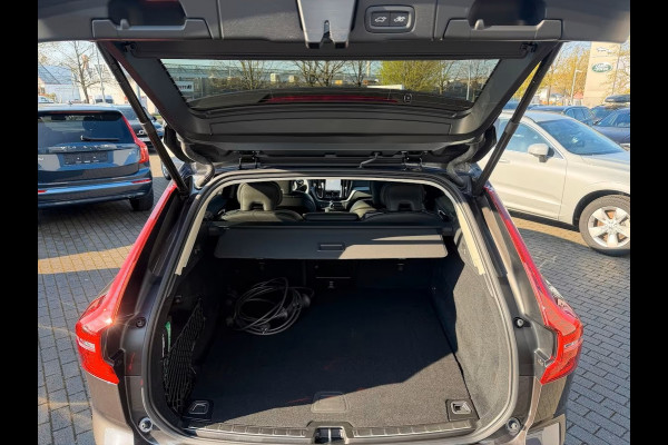 Volvo XC60 2.0 T8 Plug-in hybrid AWD Plus Dark (335kW/455PK) LUCHTV, PANO, ACC, HuD, 21-inch LMV ** Ex VOLVO - 26k Onder NP ** ** INFORMEER OOK NAAR ONZE AANTREKKELIJKE FINANCIAL-LEASE TARIEVEN **