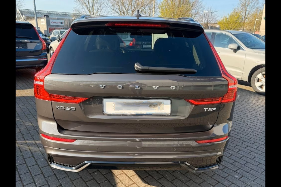 Volvo XC60 2.0 T8 Plug-in hybrid AWD Plus Dark (335kW/455PK) LUCHTV, PANO, ACC, HuD, 21-inch LMV ** Ex VOLVO - 26k Onder NP ** ** INFORMEER OOK NAAR ONZE AANTREKKELIJKE FINANCIAL-LEASE TARIEVEN **