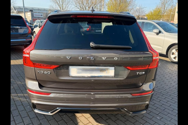 Volvo XC60 2.0 T8 Plug-in hybrid AWD Plus Dark (335kW/455PK) LUCHTV, PANO, ACC, HuD, 21-inch LMV ** Ex VOLVO - 26k Onder NP ** ** INFORMEER OOK NAAR ONZE AANTREKKELIJKE FINANCIAL-LEASE TARIEVEN **