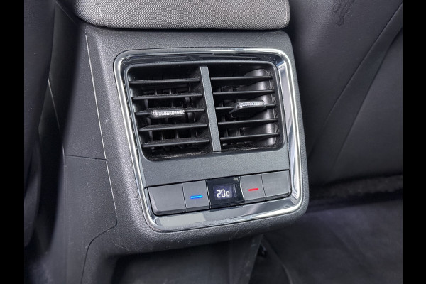 Škoda ENYAQ iV 80 82kwh 204PK Soh 96% Camera 1/2 Leer Apple Carplay Android Warmtepomp First Edition Navi 3-Zone-Ecc 19"lm PDC-a+v Adaptive-Cru Lane-Assist Luxus E-Call Stuurverwarming Led Isofix Keyless-Go DAB Rijstrooksensor Origineel Nederlandse Auto Nieuwprijs €  53.000,-