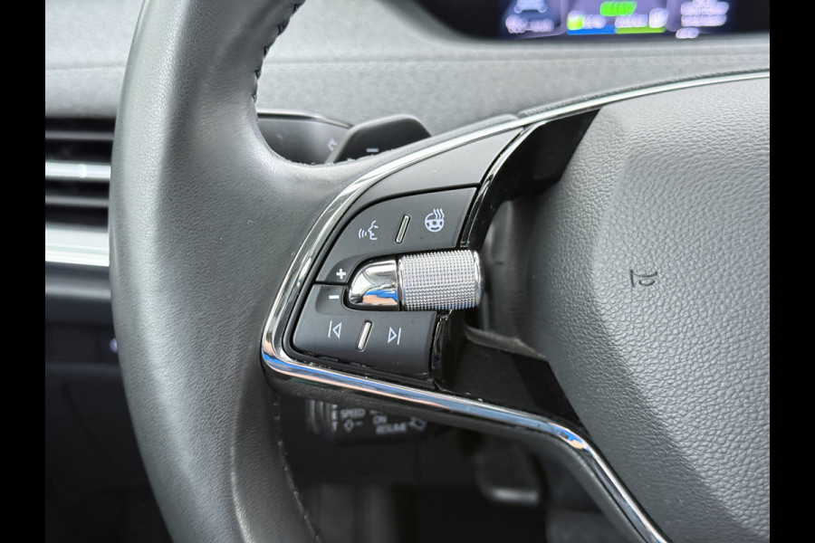 Škoda ENYAQ iV 80 82kwh 204PK Soh 96% Camera 1/2 Leer Apple Carplay Android Warmtepomp First Edition Navi 3-Zone-Ecc 19"lm PDC-a+v Adaptive-Cru Lane-Assist Luxus E-Call Stuurverwarming Led Isofix Keyless-Go DAB Rijstrooksensor Origineel Nederlandse Auto Nieuwprijs €  53.000,-