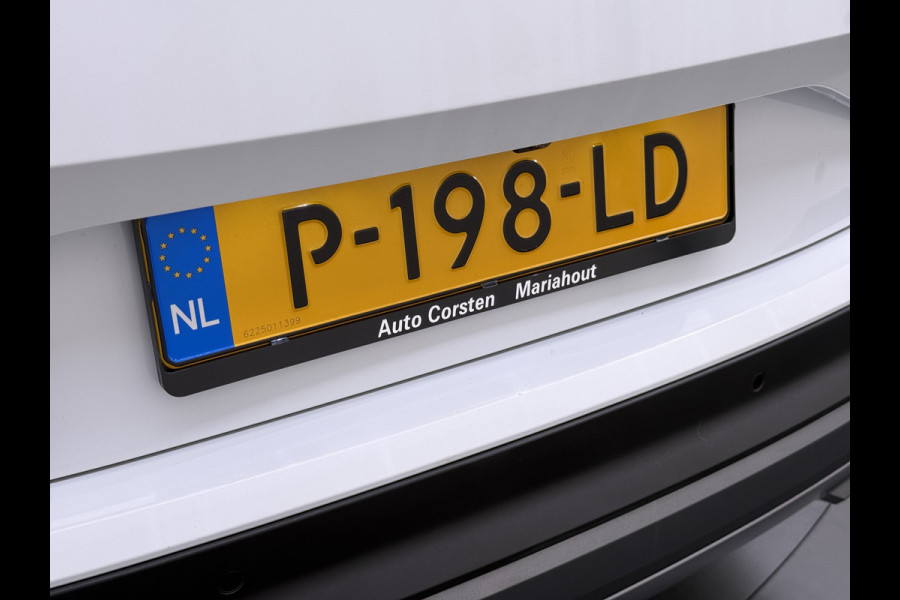 Škoda ENYAQ iV 80 82kwh 204PK Soh 96% Camera 1/2 Leer Apple Carplay Android Warmtepomp First Edition Navi 3-Zone-Ecc 19"lm PDC-a+v Adaptive-Cru Lane-Assist Luxus E-Call Stuurverwarming Led Isofix Keyless-Go DAB Rijstrooksensor Origineel Nederlandse Auto Nieuwprijs €  53.000,-