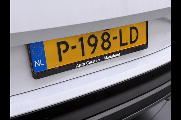 Škoda ENYAQ iV 80 82kwh 204PK Soh 96% Camera 1/2 Leer Apple Carplay Android Warmtepomp First Edition Navi 3-Zone-Ecc 19"lm PDC-a+v Adaptive-Cru Lane-Assist Luxus E-Call Stuurverwarming Led Isofix Keyless-Go DAB Rijstrooksensor Origineel Nederlandse Auto Nieuwprijs €  53.000,-