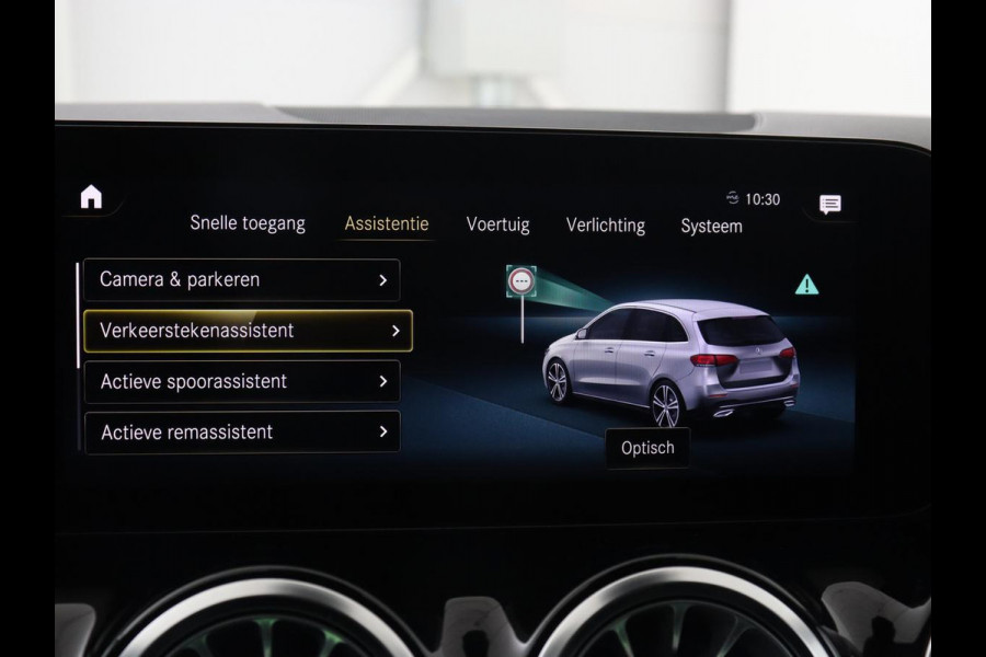 Mercedes-Benz B-Klasse 250e Urban Night | SOH 92% | Adaptive cruise | Stoelverwarming | Camera | Carplay | Sfeerverlichting | Half leder | Full LED | Widescreen | Park Assist | Navigatie | PHEV | Plug In