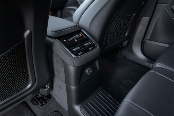 Volvo XC90 T8 Plug-in hybrid AWD Ultra Black Ed. Luchtvering-Trekhaak-Pano