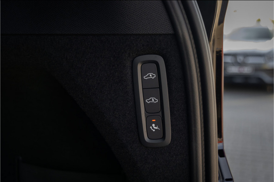 Volvo XC90 T8 Plug-in hybrid AWD Ultra Black Ed. Luchtvering-Trekhaak-Pano