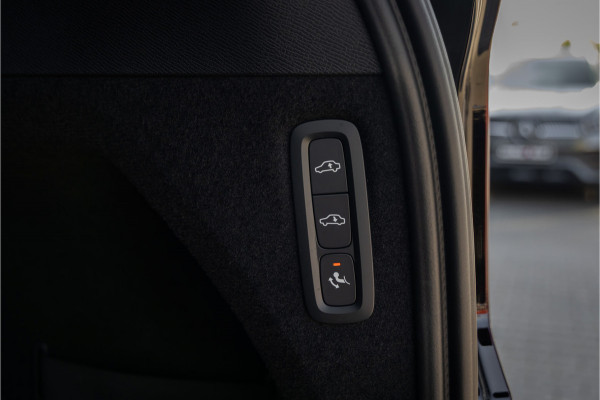 Volvo XC90 T8 Plug-in hybrid AWD Ultra Black Ed. Luchtvering-Trekhaak-Pano