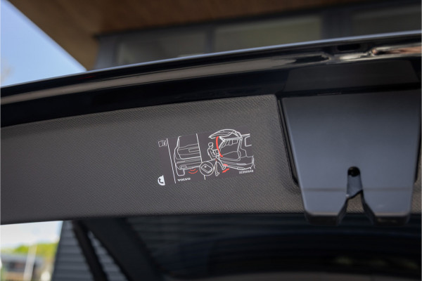 Volvo XC90 T8 Plug-in hybrid AWD Ultra Black Ed. Luchtvering-Trekhaak-Pano