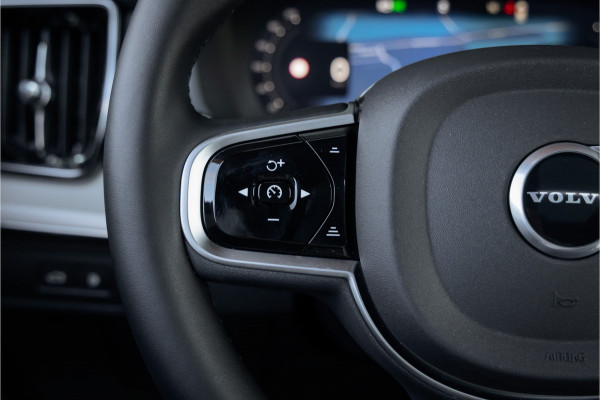 Volvo XC90 T8 Plug-in hybrid AWD Ultra Black Ed. Luchtvering-Trekhaak-Pano