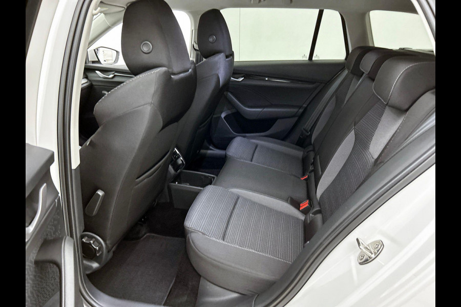 Škoda Octavia Combi 1.5 TSI MHEV Business Edition CAMERA | CARPLAY-NAV | EL-ACHTERKLEP