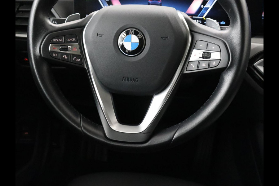 BMW 3 Serie 318i | Leder | Adaptive cruise | Stoelverwarming | Memory | Live Cockpit | Sportstoelen | Carplay | Keyless | Trekhaak | Parkeerhulp | Climate control | Full LED | Origineel NL