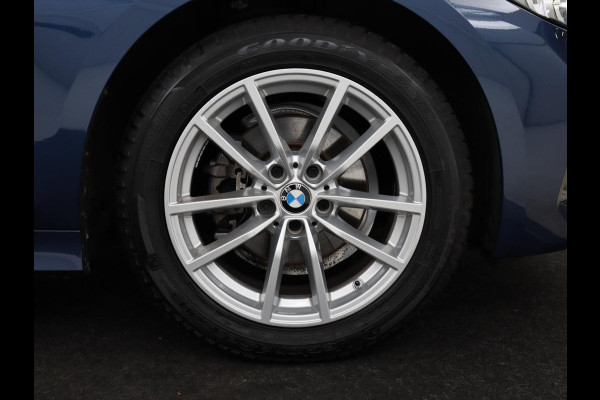 BMW 3 Serie 318i | Leder | Adaptive cruise | Stoelverwarming | Memory | Live Cockpit | Sportstoelen | Carplay | Keyless | Trekhaak | Parkeerhulp | Climate control | Full LED | Origineel NL