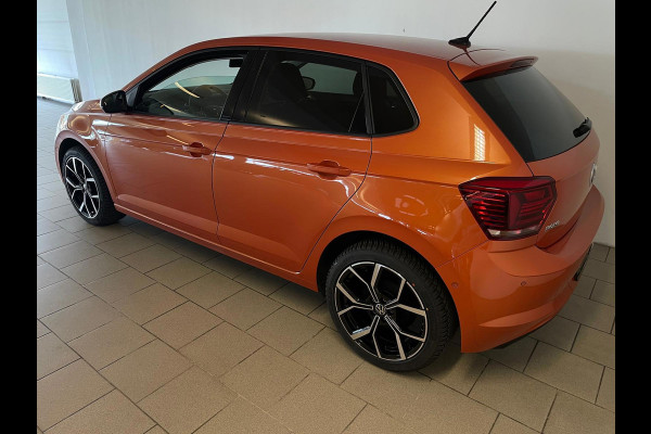 Volkswagen Polo 1.0 TSI Comfortline Business AIRCO NAVI CRUISE KEYLESS START VELGEN ALL SEASON MET LAK PRIVACYGLAS NETTE AUTO