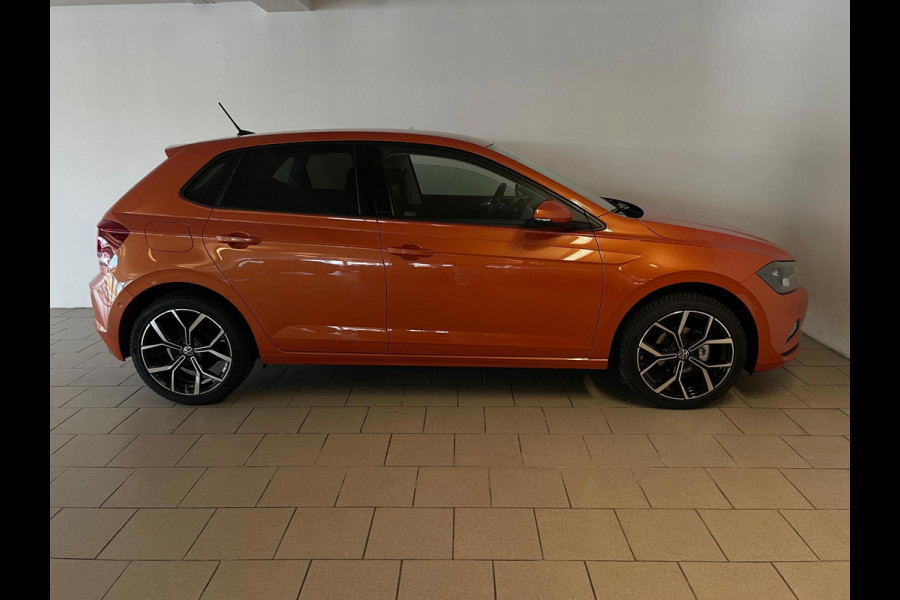 Volkswagen Polo 1.0 TSI Comfortline Business AIRCO NAVI CRUISE KEYLESS START VELGEN ALL SEASON MET LAK PRIVACYGLAS NETTE AUTO