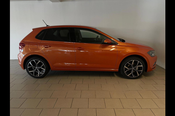 Volkswagen Polo 1.0 TSI Comfortline Business AIRCO NAVI CRUISE KEYLESS START VELGEN ALL SEASON MET LAK PRIVACYGLAS NETTE AUTO