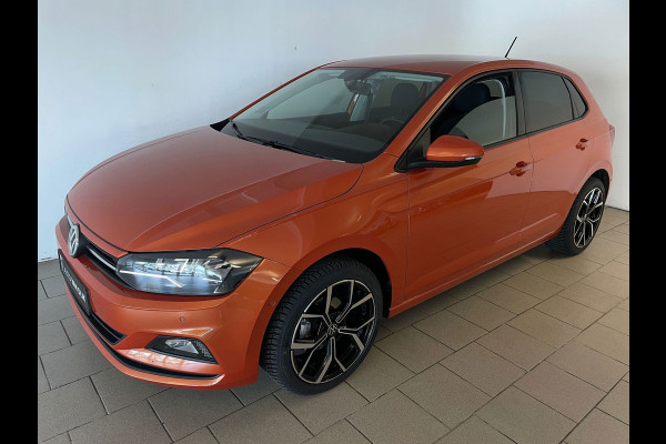 Volkswagen Polo 1.0 TSI Comfortline Business AIRCO NAVI CRUISE KEYLESS START VELGEN ALL SEASON MET LAK PRIVACYGLAS NETTE AUTO