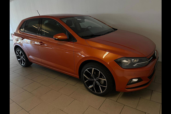 Volkswagen Polo 1.0 TSI Comfortline Business AIRCO NAVI CRUISE KEYLESS START VELGEN ALL SEASON MET LAK PRIVACYGLAS NETTE AUTO