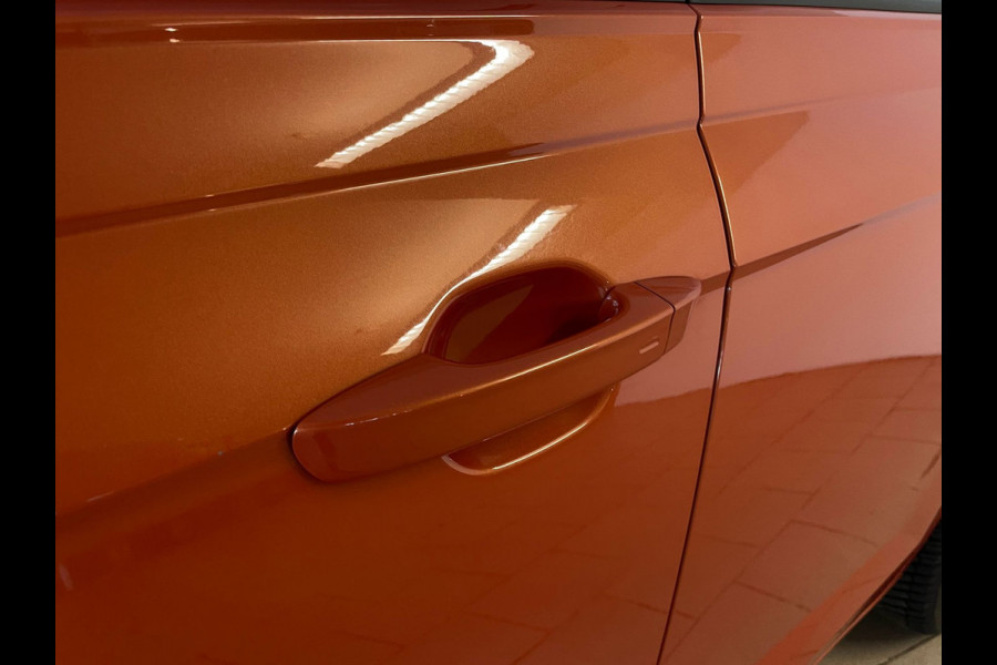 Volkswagen Polo 1.0 TSI Comfortline Business AIRCO NAVI CRUISE KEYLESS START VELGEN ALL SEASON MET LAK PRIVACYGLAS NETTE AUTO