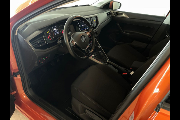 Volkswagen Polo 1.0 TSI Comfortline Business AIRCO NAVI CRUISE KEYLESS START VELGEN ALL SEASON MET LAK PRIVACYGLAS NETTE AUTO