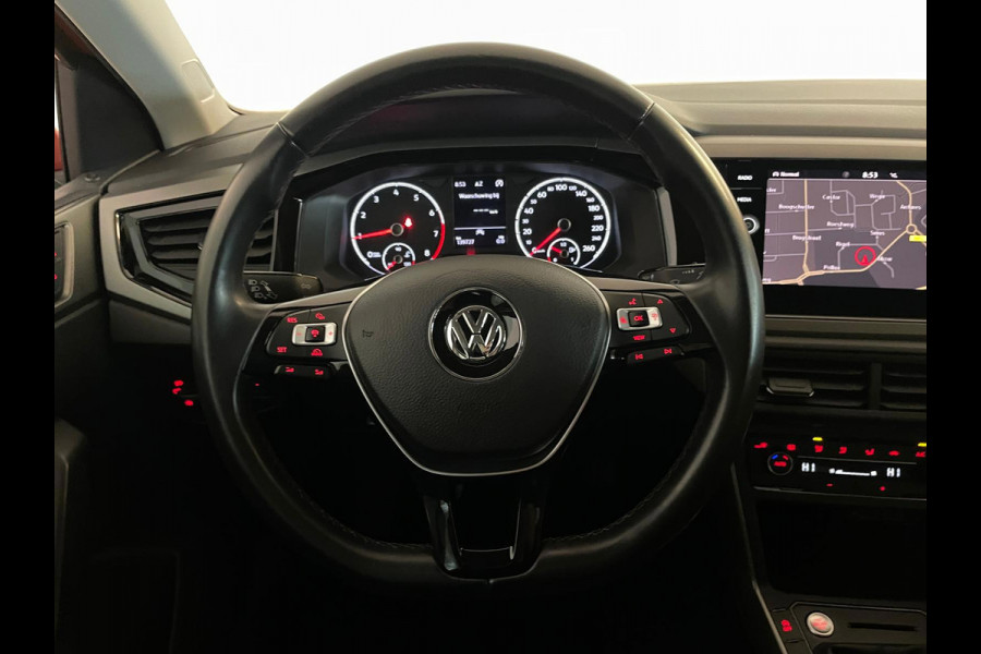 Volkswagen Polo 1.0 TSI Comfortline Business AIRCO NAVI CRUISE KEYLESS START VELGEN ALL SEASON MET LAK PRIVACYGLAS NETTE AUTO