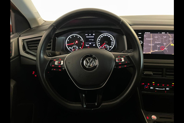 Volkswagen Polo 1.0 TSI Comfortline Business AIRCO NAVI CRUISE KEYLESS START VELGEN ALL SEASON MET LAK PRIVACYGLAS NETTE AUTO