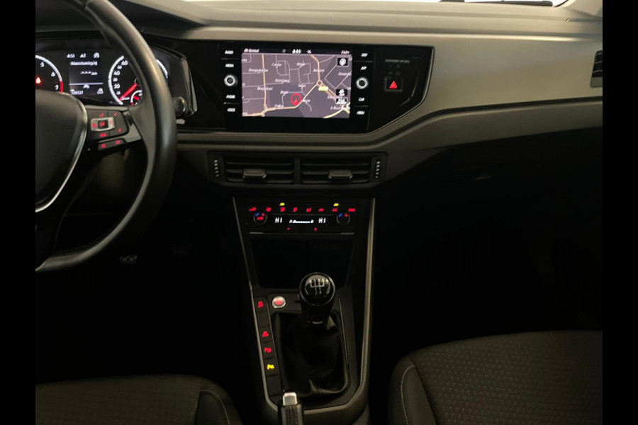 Volkswagen Polo 1.0 TSI Comfortline Business AIRCO NAVI CRUISE KEYLESS START VELGEN ALL SEASON MET LAK PRIVACYGLAS NETTE AUTO