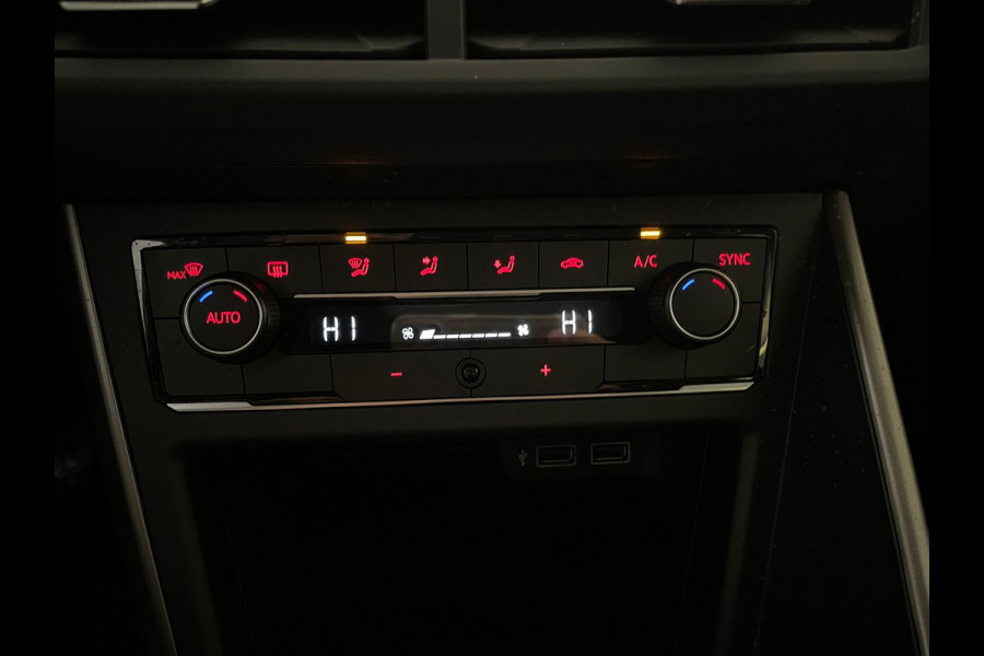 Volkswagen Polo 1.0 TSI Comfortline Business AIRCO NAVI CRUISE KEYLESS START VELGEN ALL SEASON MET LAK PRIVACYGLAS NETTE AUTO